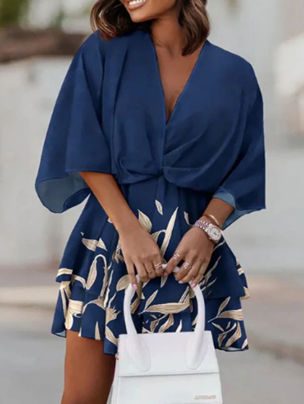 Length: Thigh-Length<BR>
Material: Polyester<BR>
Sleeve Type: Batwing Sleeve<BR>
Neckline: V Neck<BR>
Style: Vacation Wear<BR>
Fit Style: Loose Fit


	
